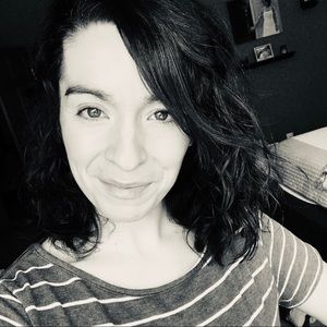 Meet your Posher, Angelique